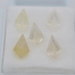 Lot cuart cu rutil kite