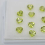 Lot peridot inima