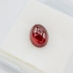 Granat cabochon