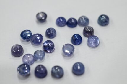 Tanzanite cabochon 4mm