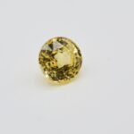 Safir galben fatetat in Romania