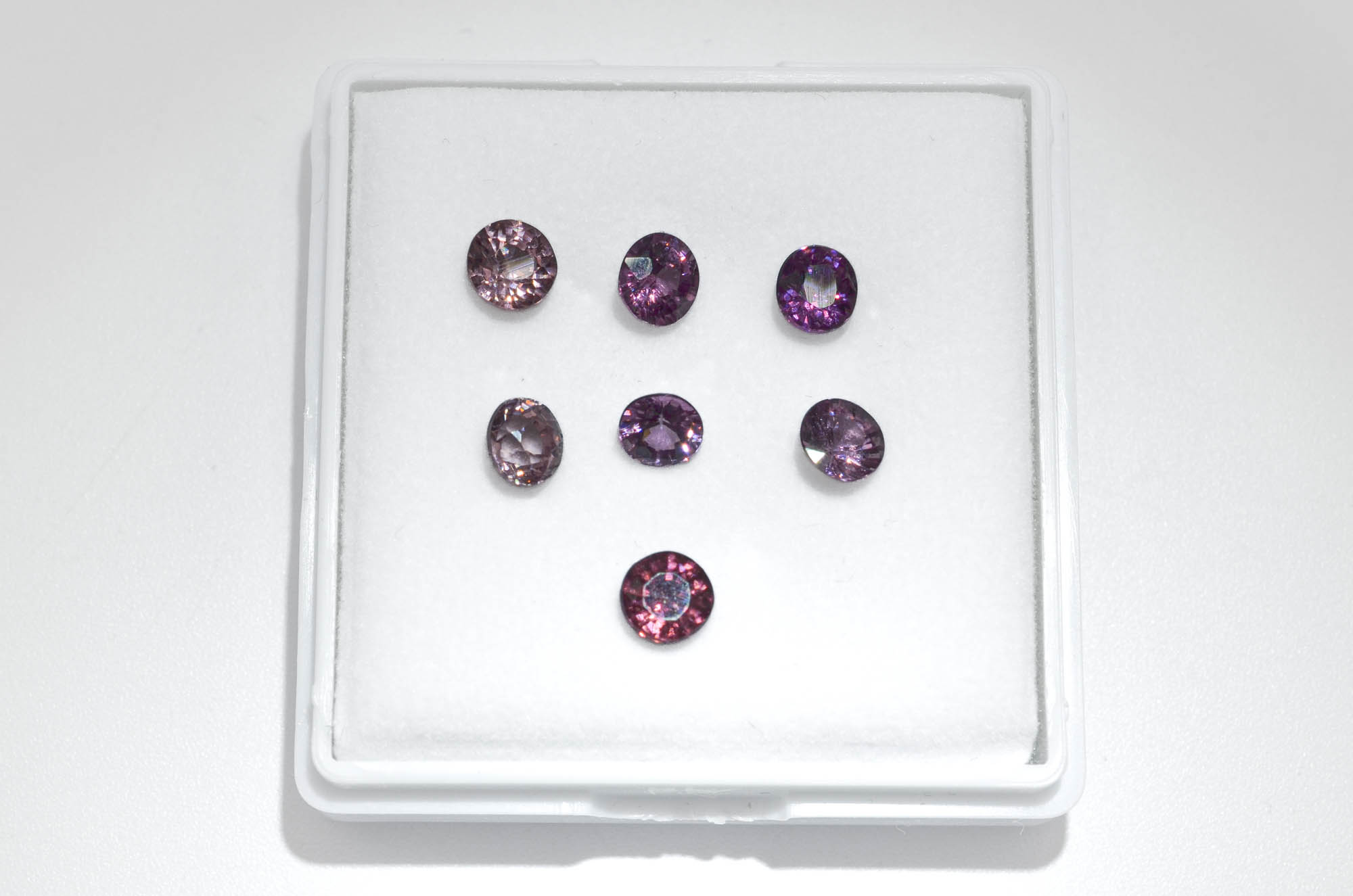(c)Daniel Protopopescu Granate Malaya 4.5mm - imagine 1