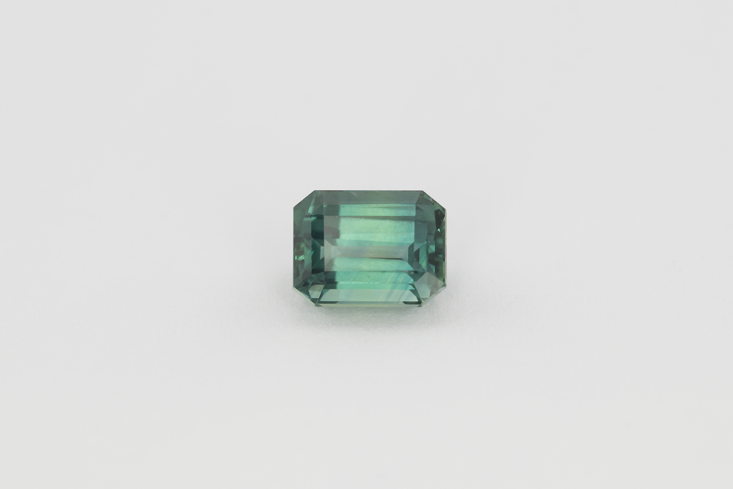 safir 1.50ct 2500 1 Safir color change premium emerald cut 1.5ct - imagine 1