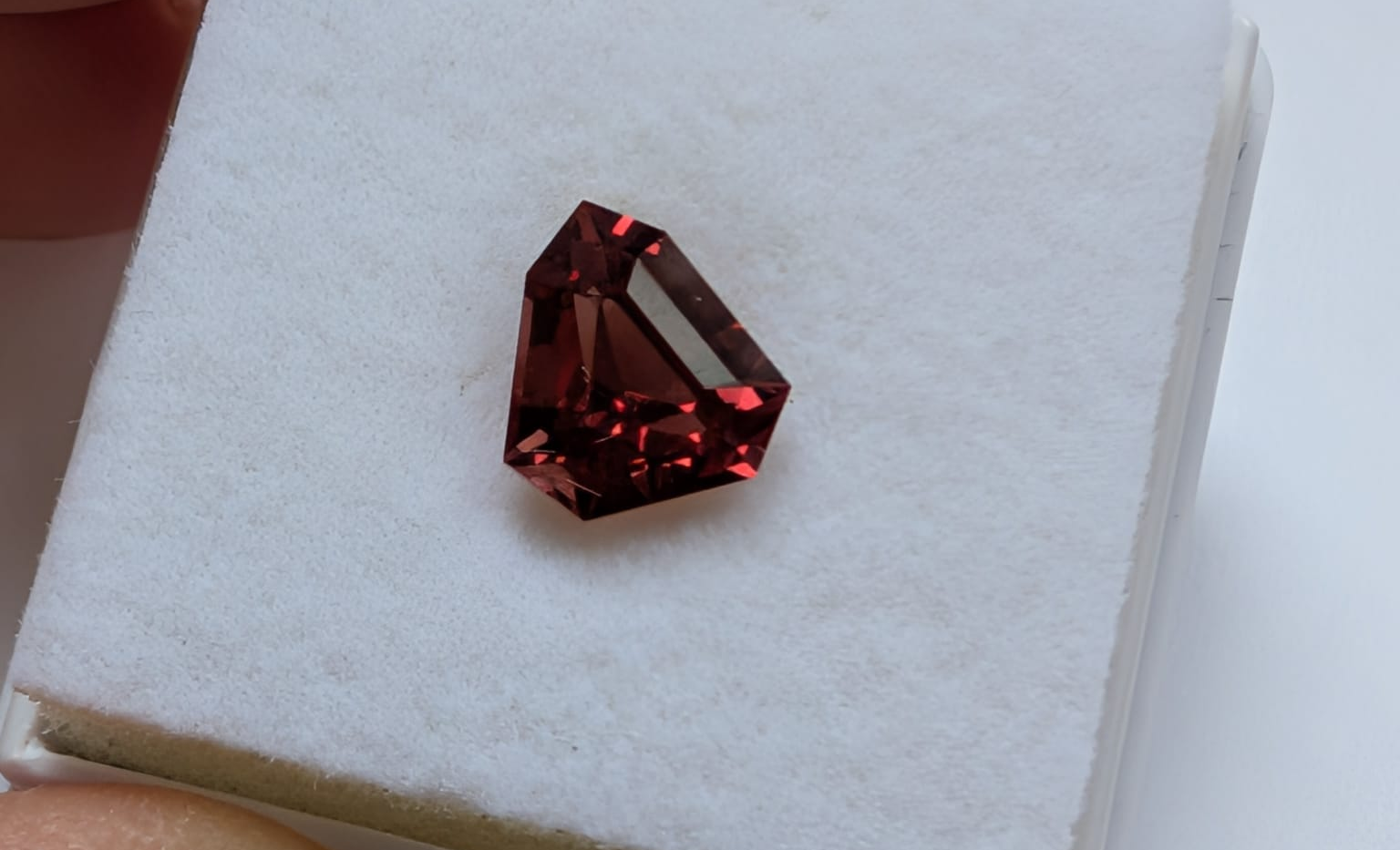 granat m1 4 Granat malaya fancy cut 1.77ct - imagine 1