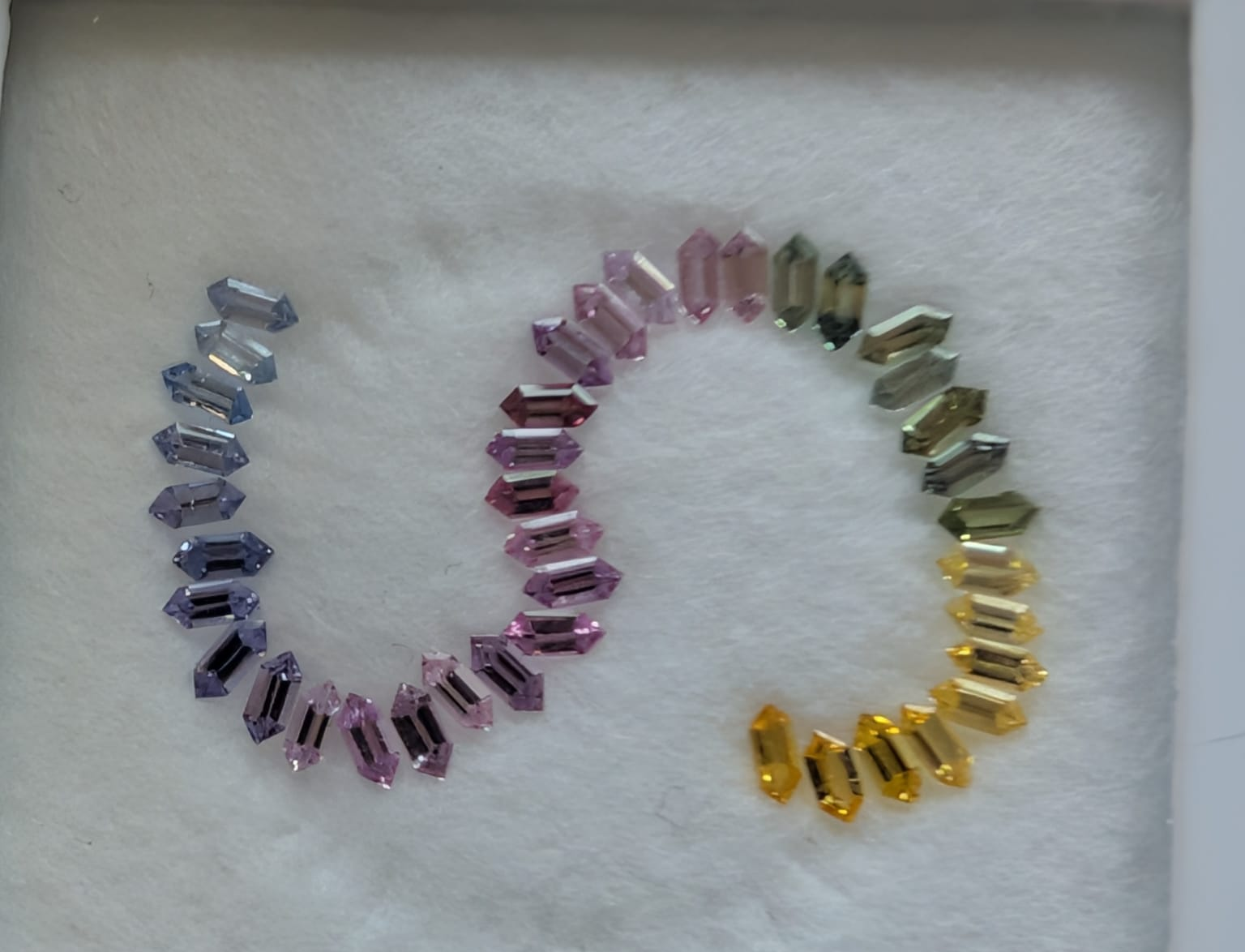 saf1 1 Safire multicolore hexagon alungit 3.1mm - imagine 1