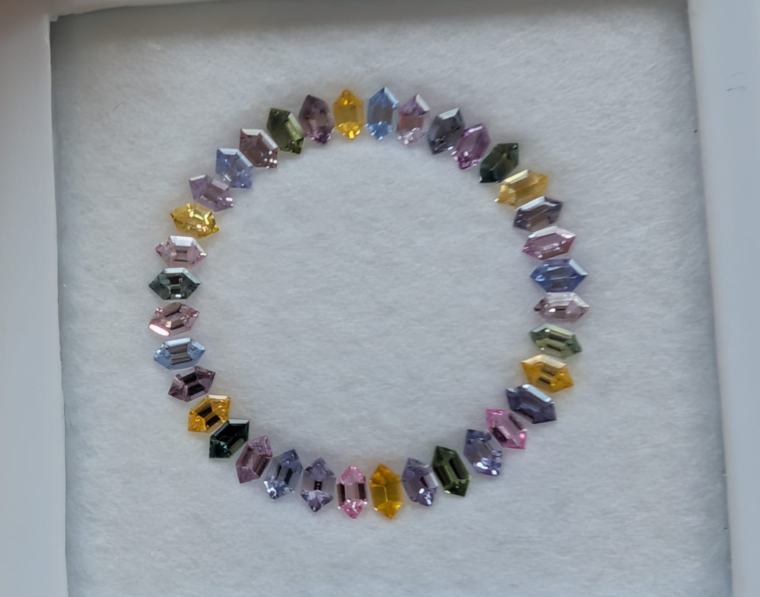 saf2 3 Safire multicolore hexagon alungit 3.2mm - imagine 1